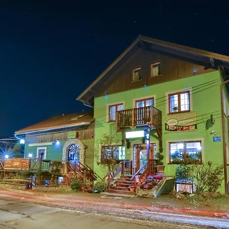 Restauracja&pokoje Gościnne *