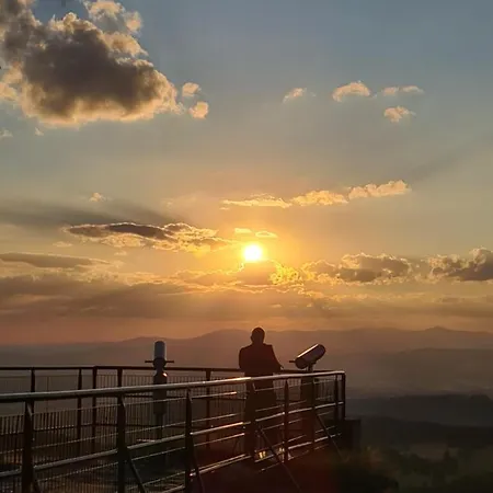 Han/Misafirhane Restauracja & Goscinne *