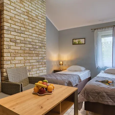 Restauracja&pokoje Gościnne Inn Karlow