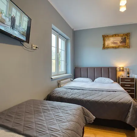 Restauracja & Goscinne * Karlow