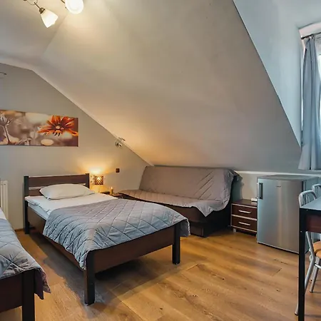 Restauracja & Goscinne Han/Misafirhane Karlow