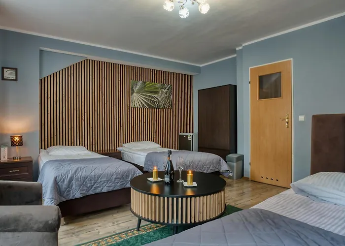 Restauracja & Goscinne * Karlow